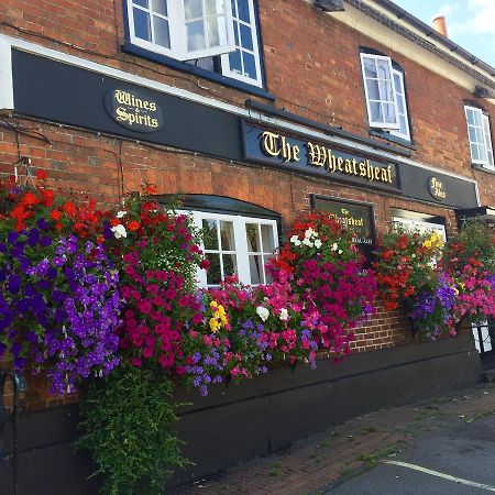 ホテル The Wheatsheaf Bramley  エクステリア 写真